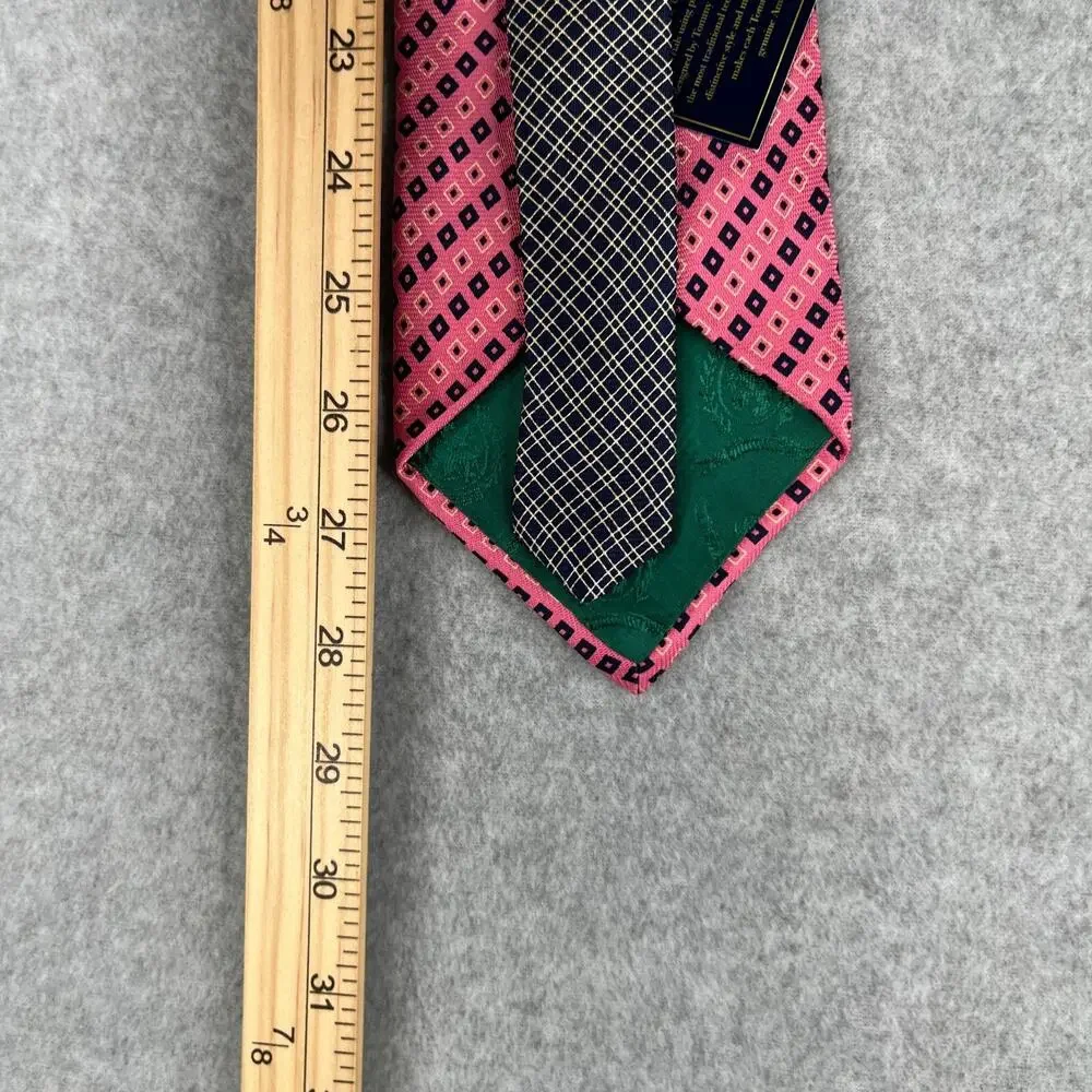 Tommy Hilfiger Necktie Silk Pink Diamond All Over Print Tie New NWT